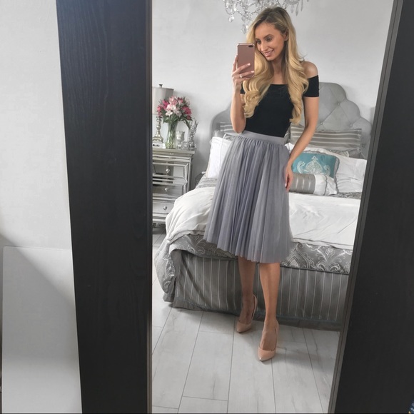 LAST ONE!!! Grey Tulle Skirt With Elastic Band - Picture 8 of 8